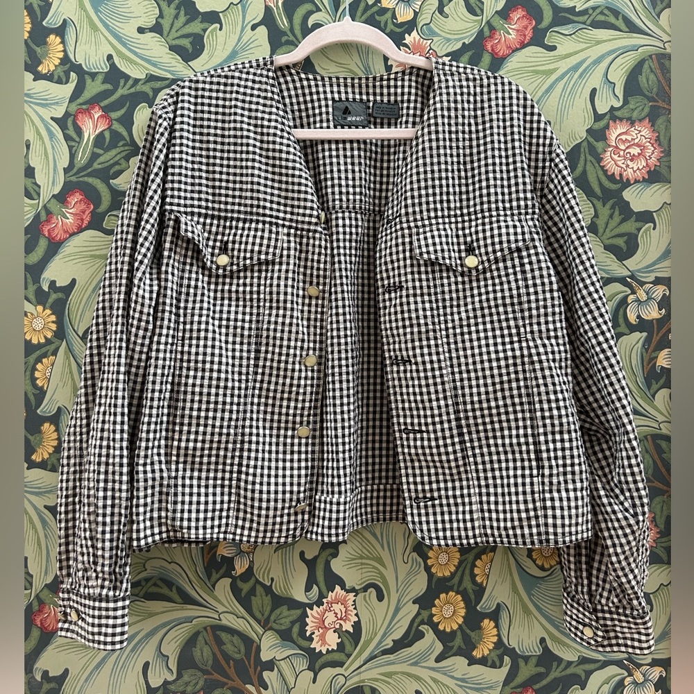 90s 1990s Vintage Liz Wear seersucker black and white Gingham Buttoned blouse